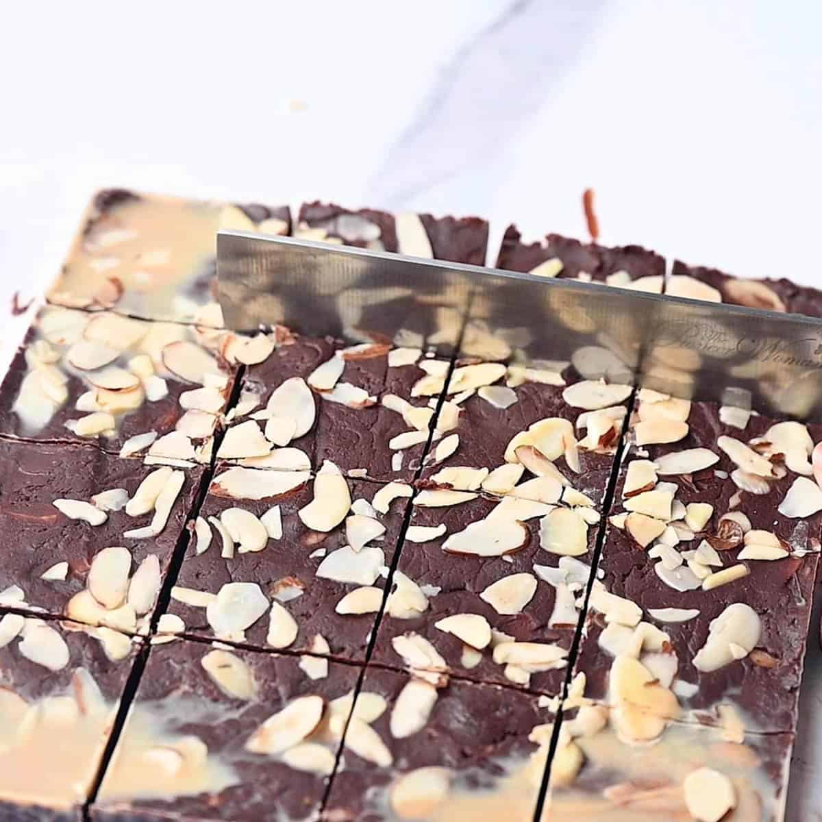 Dark chocolate fudge with almonds