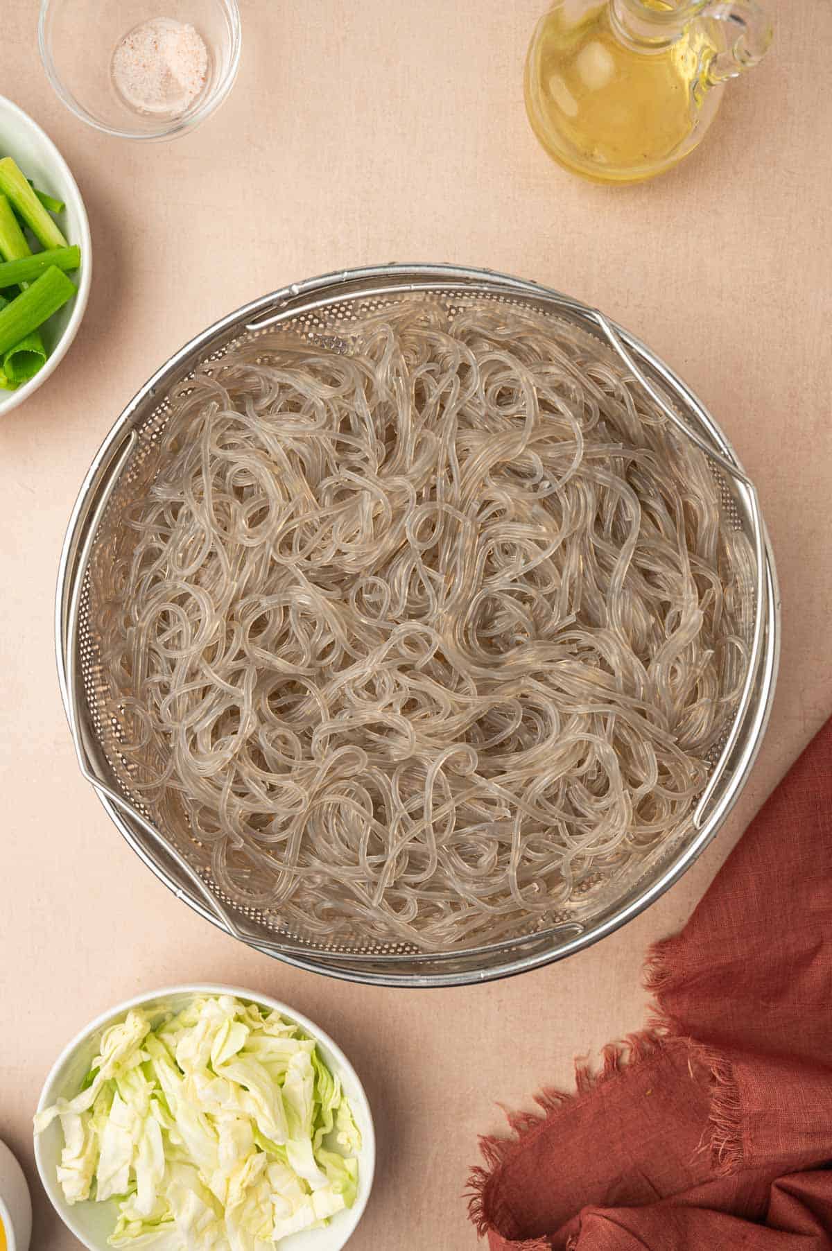 Boiled glass noodles