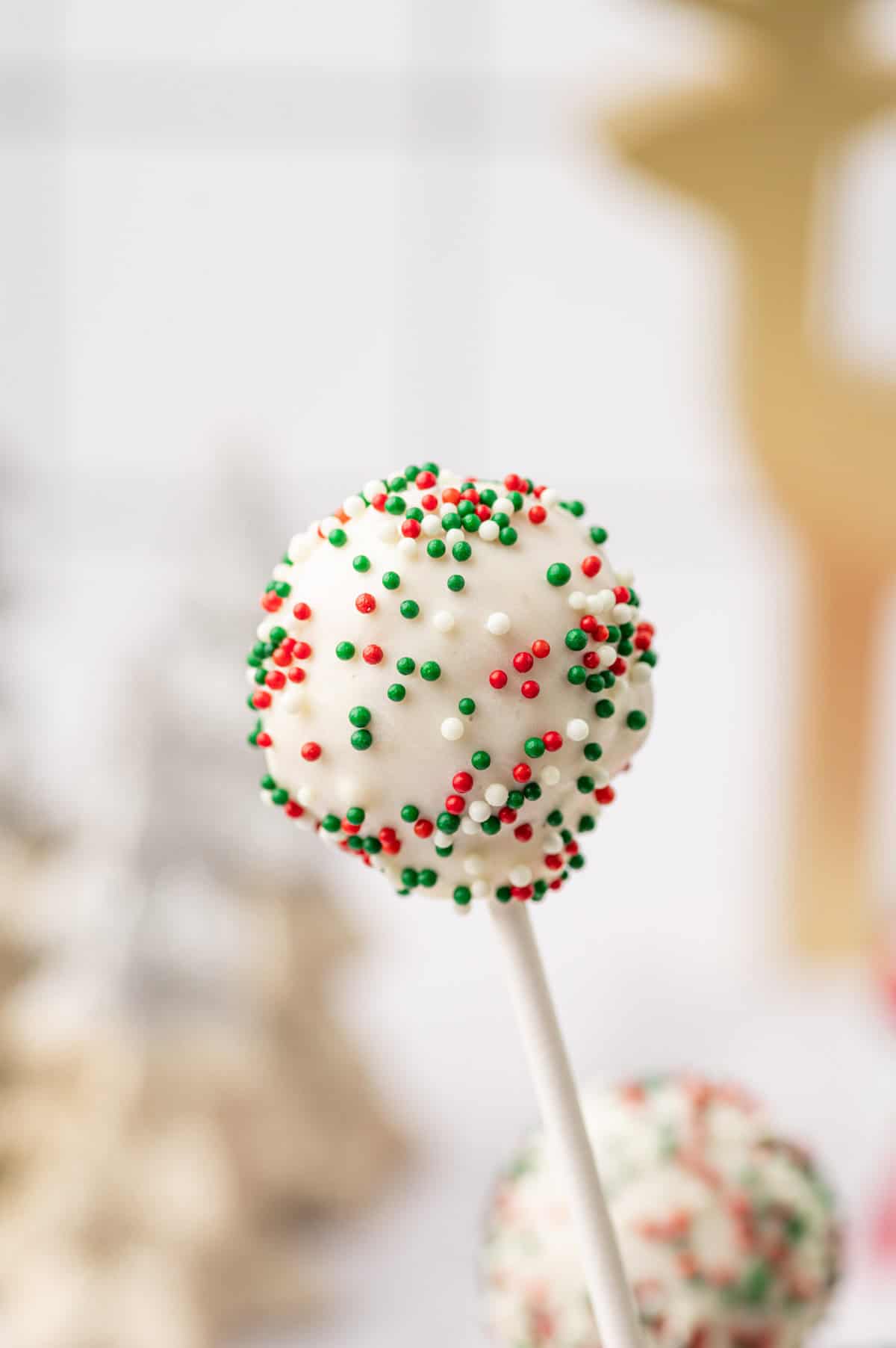 One CHRISTMAS cake pop